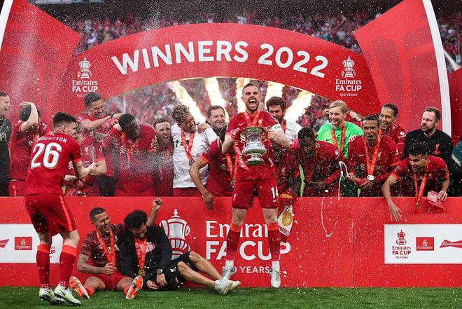 波尔图险胜利物浦，莱万乌龙送礼德甲的简单介绍